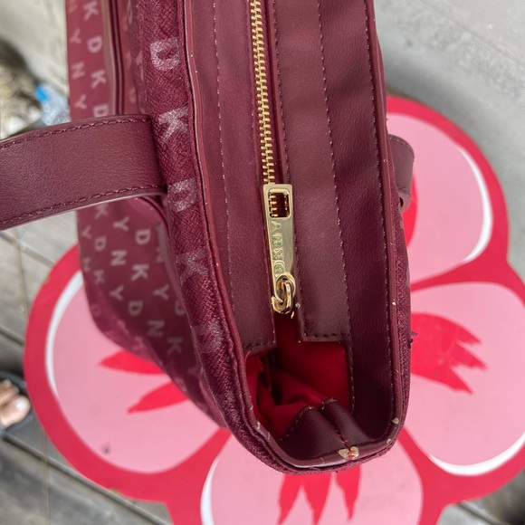 DKNY Maroon Printed Sig Softside Range Leather Handheld Bag - Picture 12 of 12